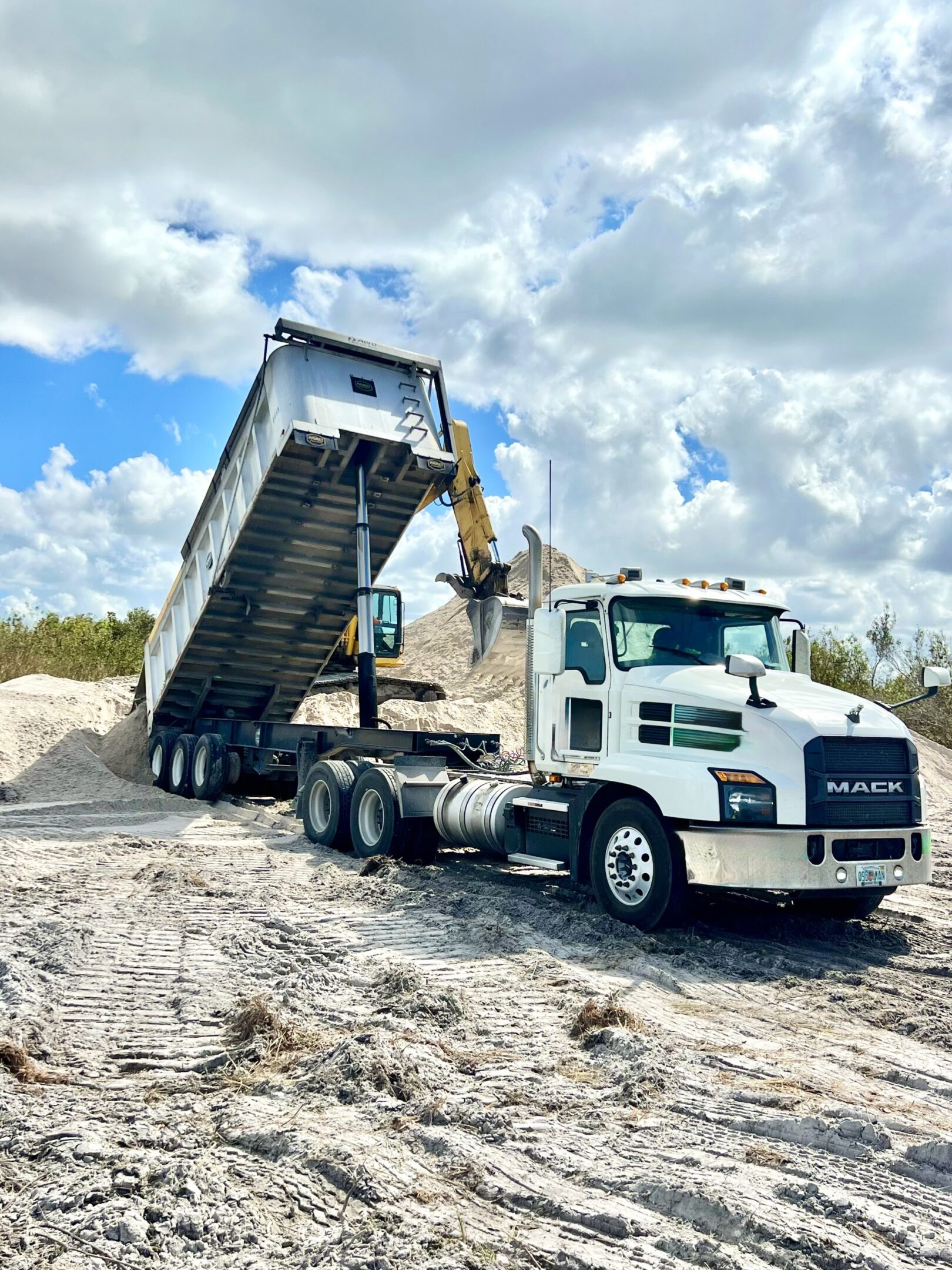 68d3e40ace235_Truck Picture